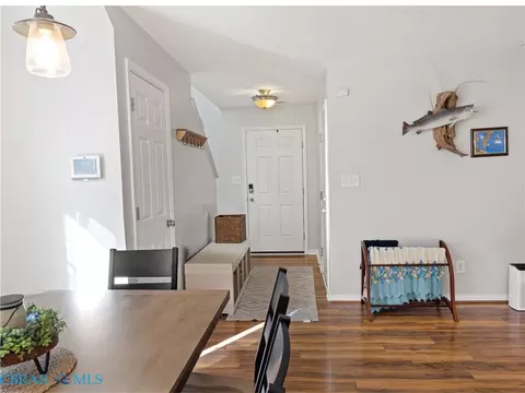 Entry Way - 7417 Jeanne Dr, Gloucester, VA 23061 photo 2 of 2