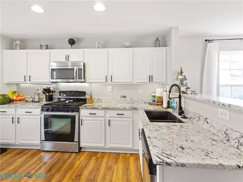 Kitchen - 7417 Jeanne Dr, Gloucester, VA 23061 photo 2 of 3