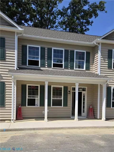 203 Patriots Village Ct, West Point, VA 23181
