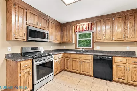 Kitchen - 9467 Dutton Rd, Dutton, VA 23050 photo 4 of 6