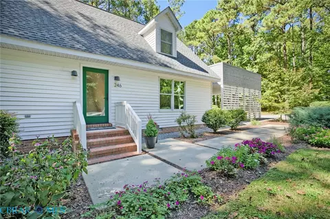 246 Laurel Farms Ln, Urbanna, VA 23175