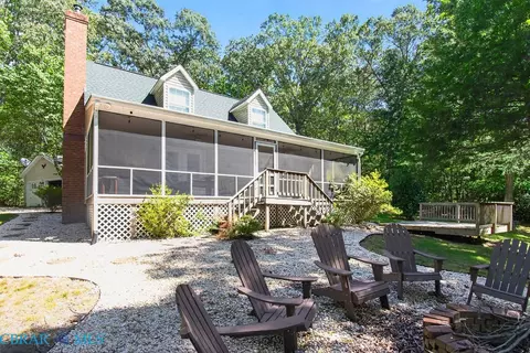 705 Skipjack Ln, Heathsville, VA 22473