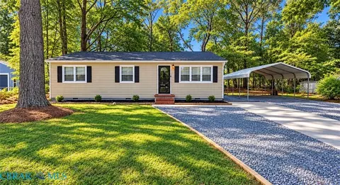 6830 Ashley St, Hayes, VA 23072