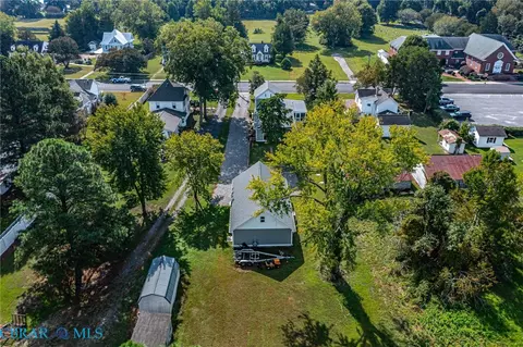 View/Area - 3755 Weems Rd, Weems, VA 22576 photo 14 of 17