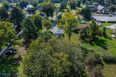 View/Area - 3755 Weems Rd, Weems, VA 22576 photo 13 of 17