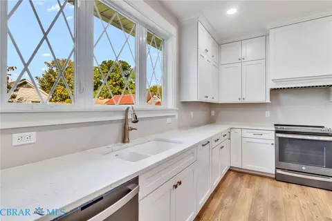 Kitchen - 3755 Weems Rd, Weems, VA 22576 photo 4 of 5