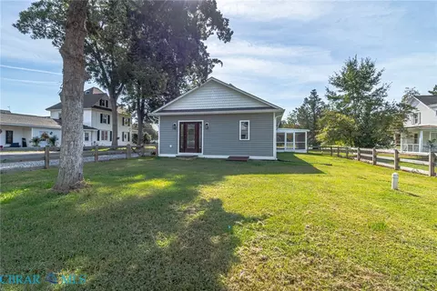 Exterior - 3755 Weems Rd, Weems, VA 22576 photo 31 of 33