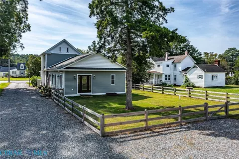 Exterior - 3755 Weems Rd, Weems, VA 22576 photo 6 of 33