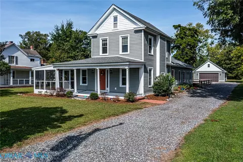 Exterior - 3755 Weems Rd, Weems, VA 22576 photo 15 of 33