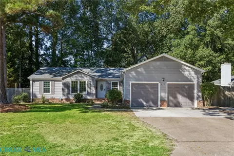 688 Village Green Pkwy, Newport News, VA 23602
