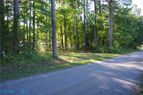 200 Chesapeake St, Reedville, VA 22539