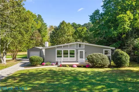 255 Chapel Neck Rd, North, VA 23128