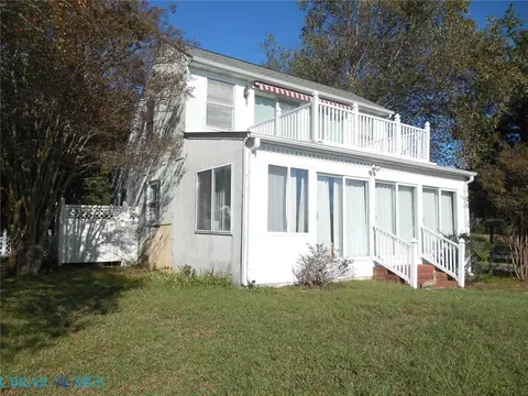 Exterior - 3851 Old Concord Rd, Gloucester, VA 23061 photo 3 of 7