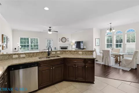 Kitchen - 7535 Villa Ct, Hayes, VA 23061 photo 4 of 4