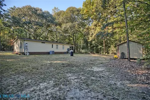 247 Millers Rd, Topping, VA 23169 photo 4