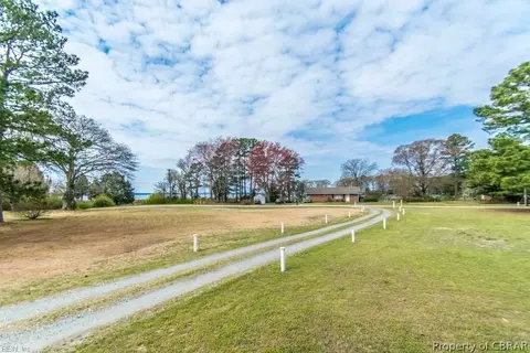 4014 Aberdeen Creek Rd, Gloucester, VA 23061 photo 5