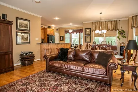 6814 Bershak Ct, Gloucester, VA 23061 photo 5