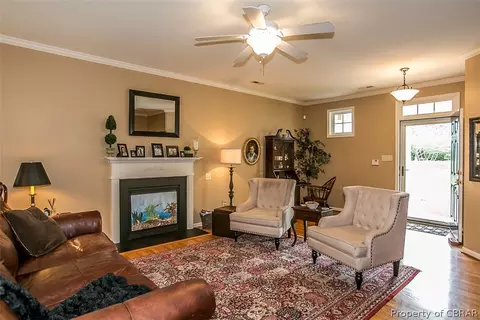 6814 Bershak Ct, Gloucester, VA 23061 photo 2