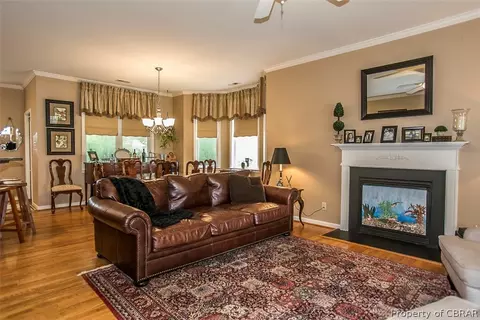 6814 Bershak Ct, Gloucester, VA 23061 photo 3