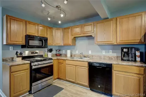 202 Roane Dr, Hampton, VA 23669 photo 10