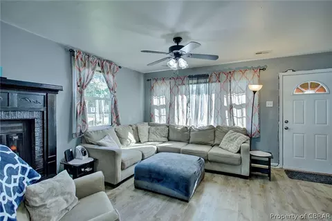 202 Roane Dr, Hampton, VA 23669 photo 5