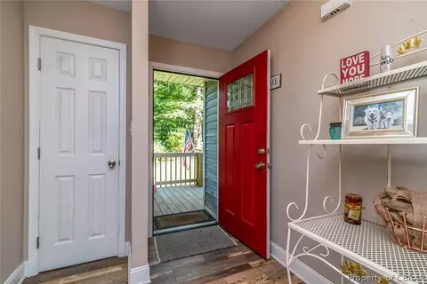 9038 Chriscoe Ln, Gloucester, VA 23061 photo 3