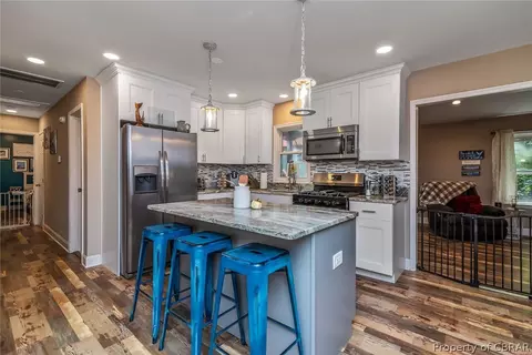 9038 Chriscoe Ln, Gloucester, VA 23061 photo 6