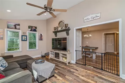 9038 Chriscoe Ln, Gloucester, VA 23061 photo 12