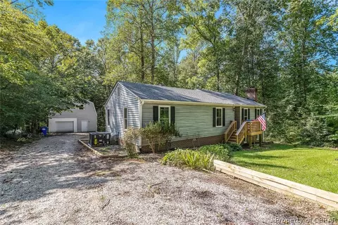 9038 Chriscoe Ln, Gloucester, VA 23061 photo 1