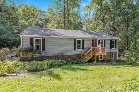 9038 Chriscoe Ln, Gloucester, VA 23061 photo 2
