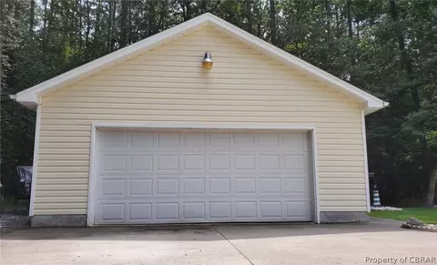 6144 Cypress Trl, Gloucester, VA 23061 photo 2