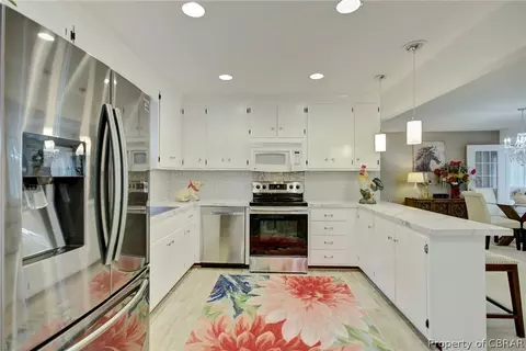 6334 Main St, Gloucester, VA 23061 photo 2