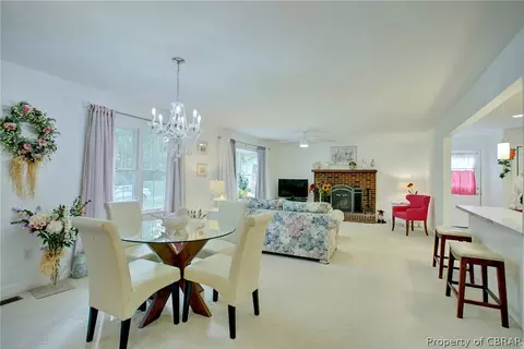 6334 Main St, Gloucester, VA 23061 photo 3