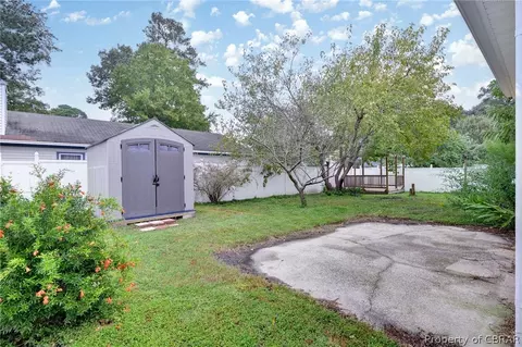 100 Sandy Lake Dr, Hampton, VA 23666 photo 6