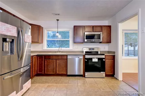 100 Sandy Lake Dr, Hampton, VA 23666 photo 16