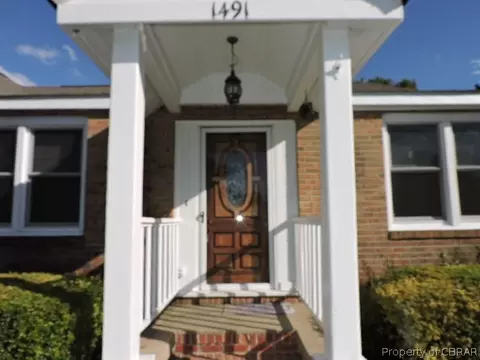1491 Greate Rd, Gloucester Point, VA 23062 photo 3