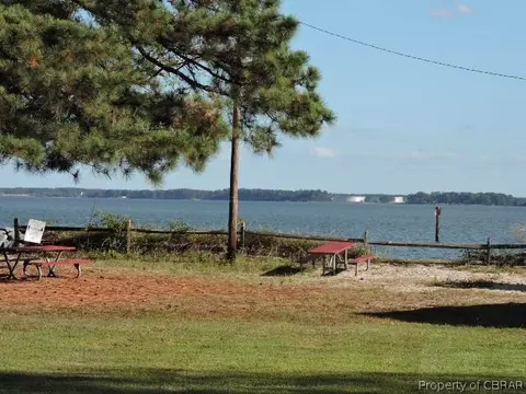 1491 Greate Rd, Gloucester Point, VA 23062 photo 30