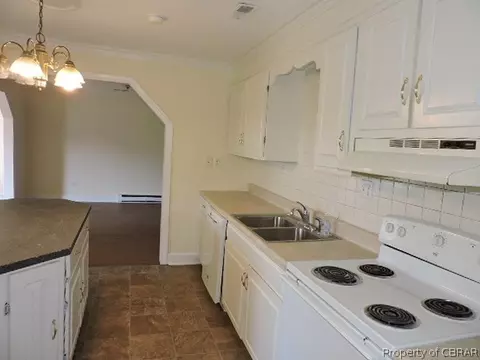 1491 Greate Rd, Gloucester Point, VA 23062 photo 12