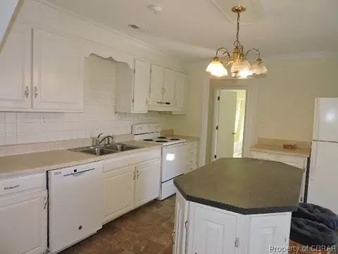1491 Greate Rd, Gloucester Point, VA 23062 photo 10
