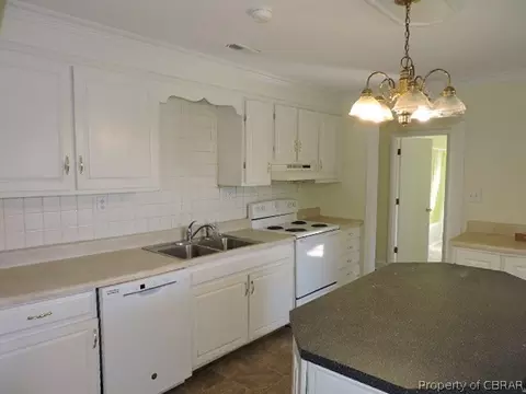 1491 Greate Rd, Gloucester Point, VA 23062 photo 11