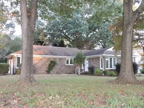 1569 Coleman Dr, Gloucester Point, VA 23062 photo 2