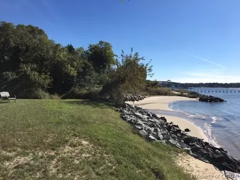 1569 Coleman Dr, Gloucester Point, VA 23062 photo 20