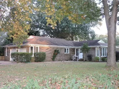 1569 Coleman Dr, Gloucester Point, VA 23062 photo 1