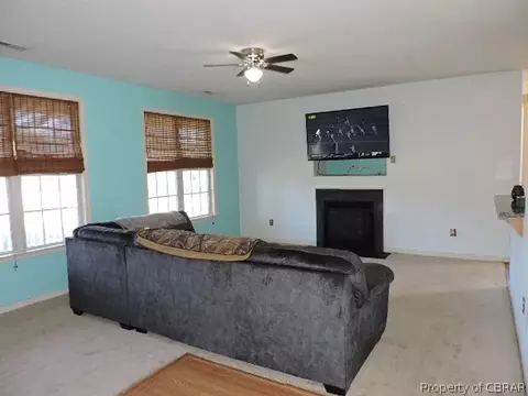 5242 Pampa Rd, Gloucester, VA 23061 photo 4