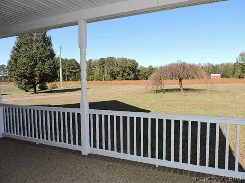 5242 Pampa Rd, Gloucester, VA 23061 photo 3