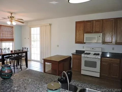 5242 Pampa Rd, Gloucester, VA 23061 photo 7