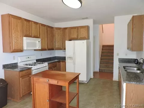 5242 Pampa Rd, Gloucester, VA 23061 photo 9