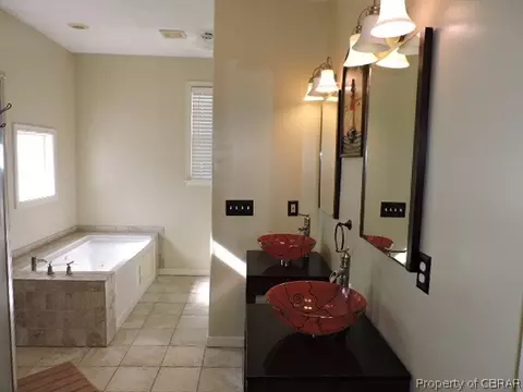 5242 Pampa Rd, Gloucester, VA 23061 photo 13