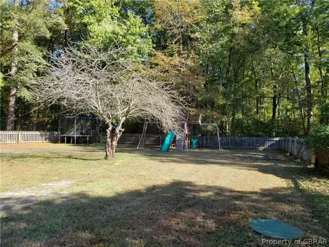 8961 Cuba Rd, Hayes, VA 23072 photo 7