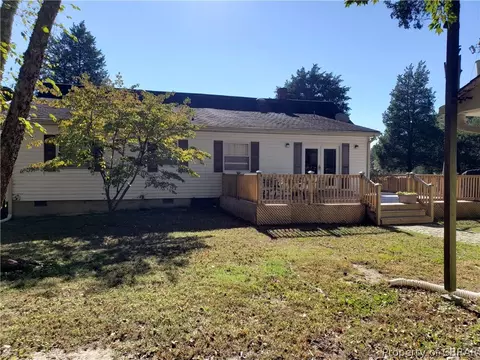 8961 Cuba Rd, Hayes, VA 23072 photo 4